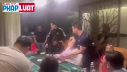 Clip: Bắt 22 đối tượng đánh bạc tiền tỷ tại khách sạn ở Vĩnh Phúc