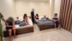 Bắc Giang: Bắt giữ 4 đối tượng "chơi" ma túy trong nhà nghỉ