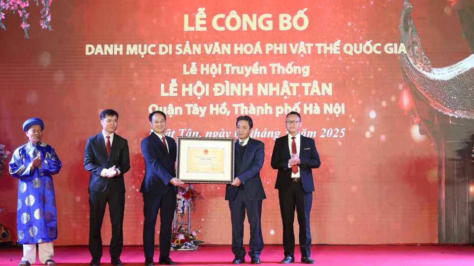 Vinh danh di sản văn hóa phi vật thể quốc gia Lễ hội đình Nhật Tân