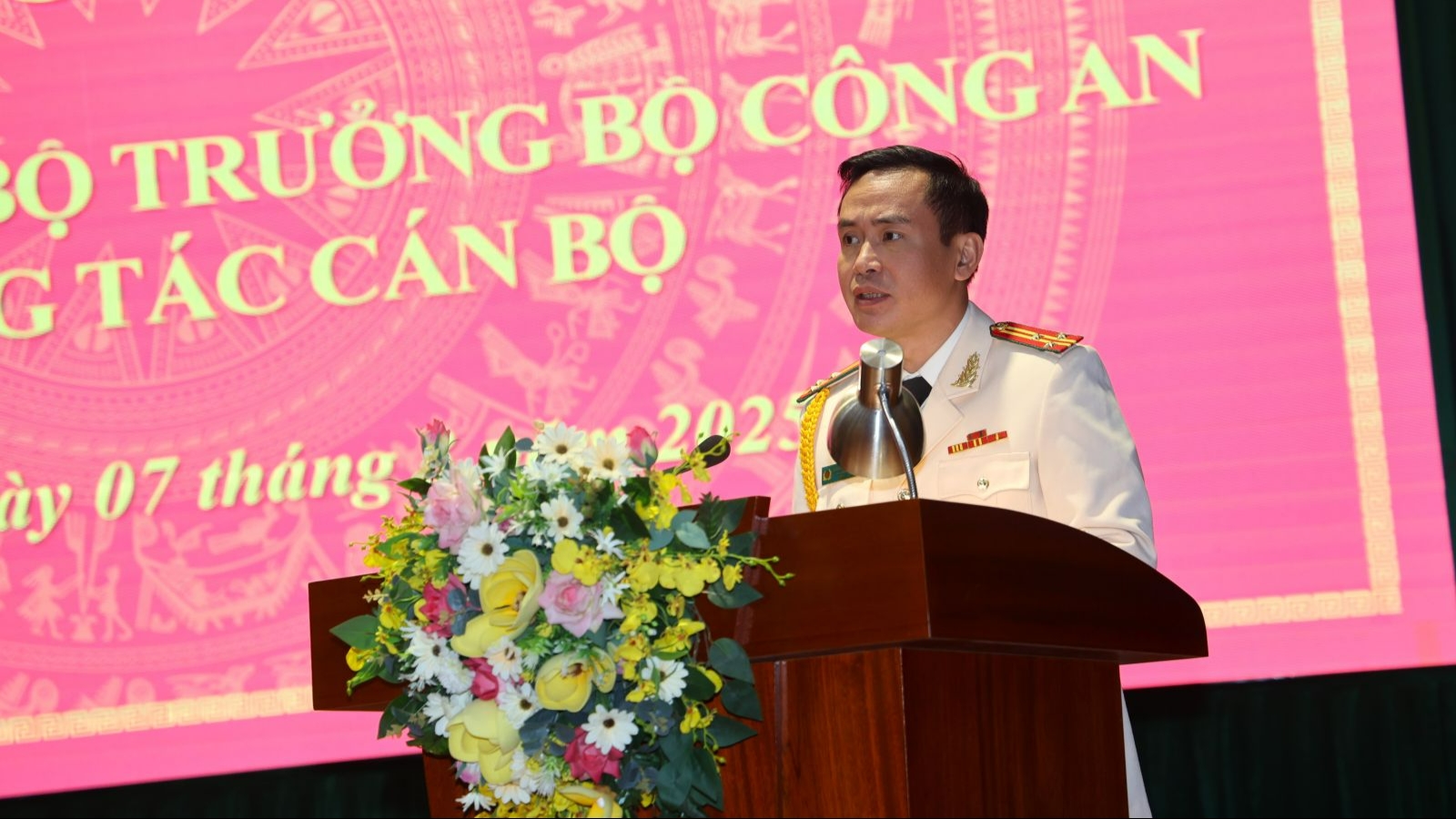 bo nhiem thuong ta nguyen the tuan lam pho giam doc cong an tinh bac giang