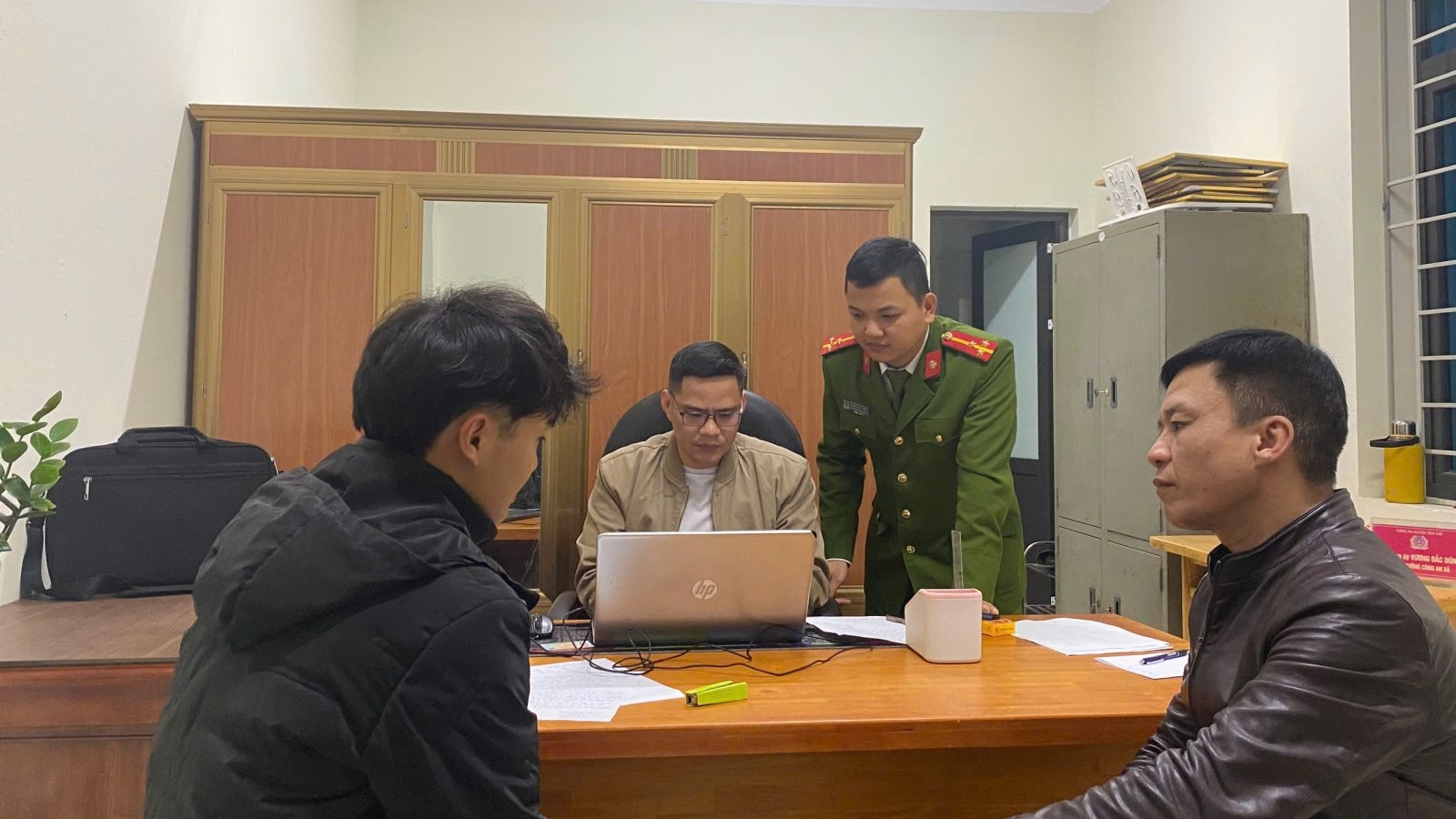 Bắc Giang: Thanh niên tiêu hết tiền lương rồi báo công an là bị cướp