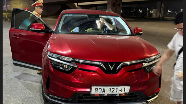 Bắc Giang: Xử lý lái xe sử dụng chất liệu khác sơn lên biển số xe