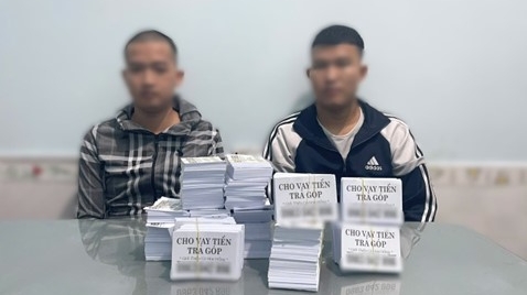 Biên Hòa: Ngăn chặn kịp thời 2 người chuẩn bị rải hàng ngàn tờ rơi cho vay tiền trả góp