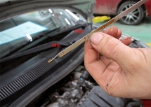 Khi nào cần phải thay dầu động cơ ô tô?