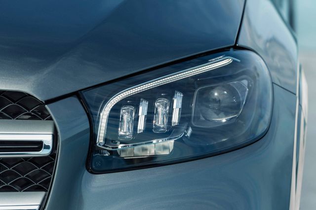 mercedes benz gls phien ban suv cua s class canh tranh cung bmw x7