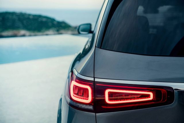 mercedes benz gls phien ban suv cua s class canh tranh cung bmw x7