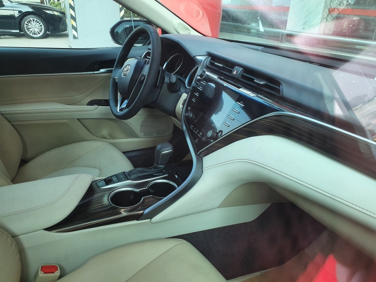 tan mat ngam camry 2019 trung bay tai dai ly toyota o ha noi