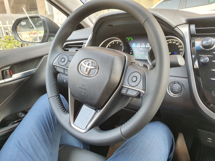 tan mat ngam camry 2019 trung bay tai dai ly toyota o ha noi