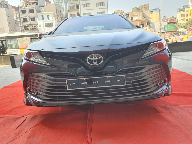 tan mat ngam camry 2019 trung bay tai dai ly toyota o ha noi