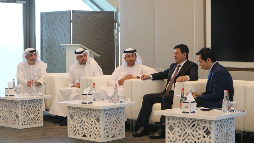 Bộ trưởng Bộ Công thương làm việc với các Bộ Đối ngoại và Tập đoàn tại Các Tiểu vương quốc Ảrập-Thống nhất