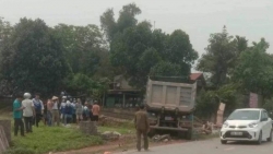 Bắc Giang: Nam sinh tử vong dưới gầm xe tải