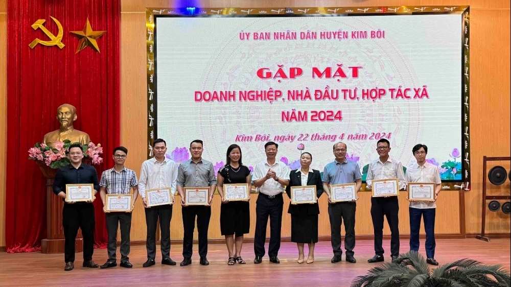 TSAN Group nhận Bằng khen của UBND Huyện Kim Bôi (Hòa Bình)