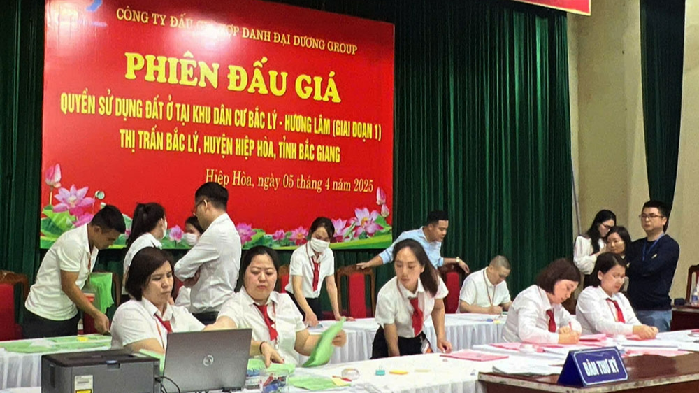 Đấu giá đất thị trấn ở Bắc Giang, chênh gần 118 tỷ đồng so với giá khởi điểm