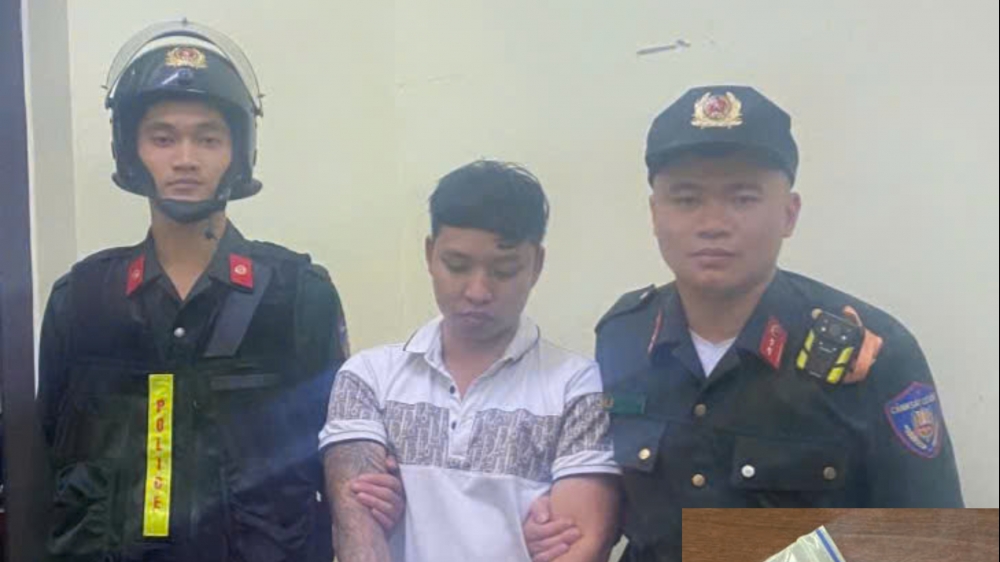 Bắc Giang: Bắt đối tượng tàng trữ ma túy tại đường gom dân sinh