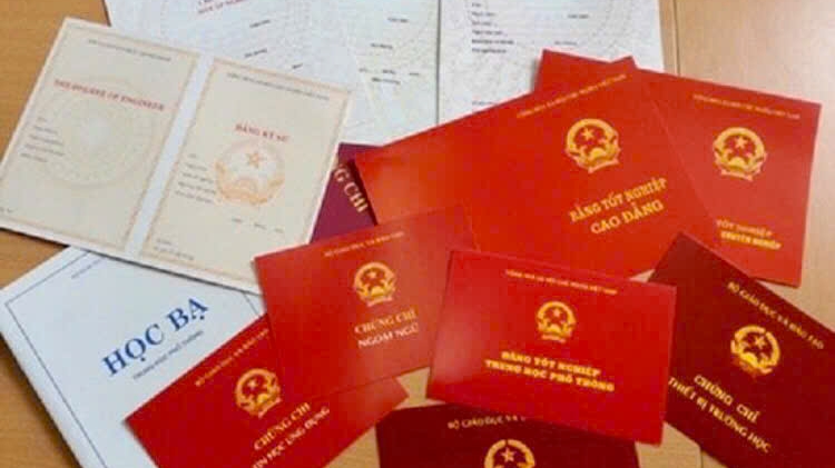 Bắc Giang: Khởi tố 2 giáo viên có hành vi làm, sử dụng văn bằng giả