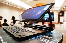 Laptop chơi game bàn phím trượt giá 120 triệu đồng của Acer
