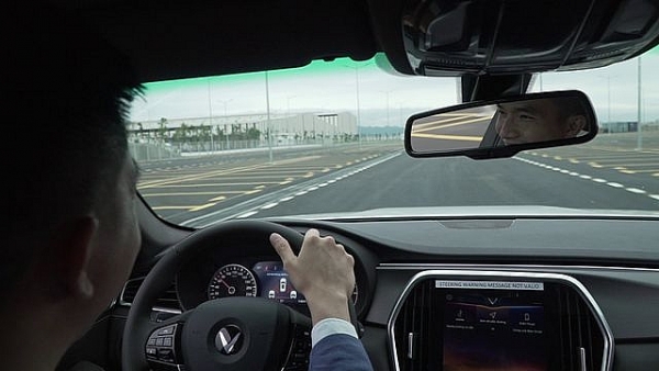 nhung nguoi dau tien lai thu xe o to vinfast noi gi