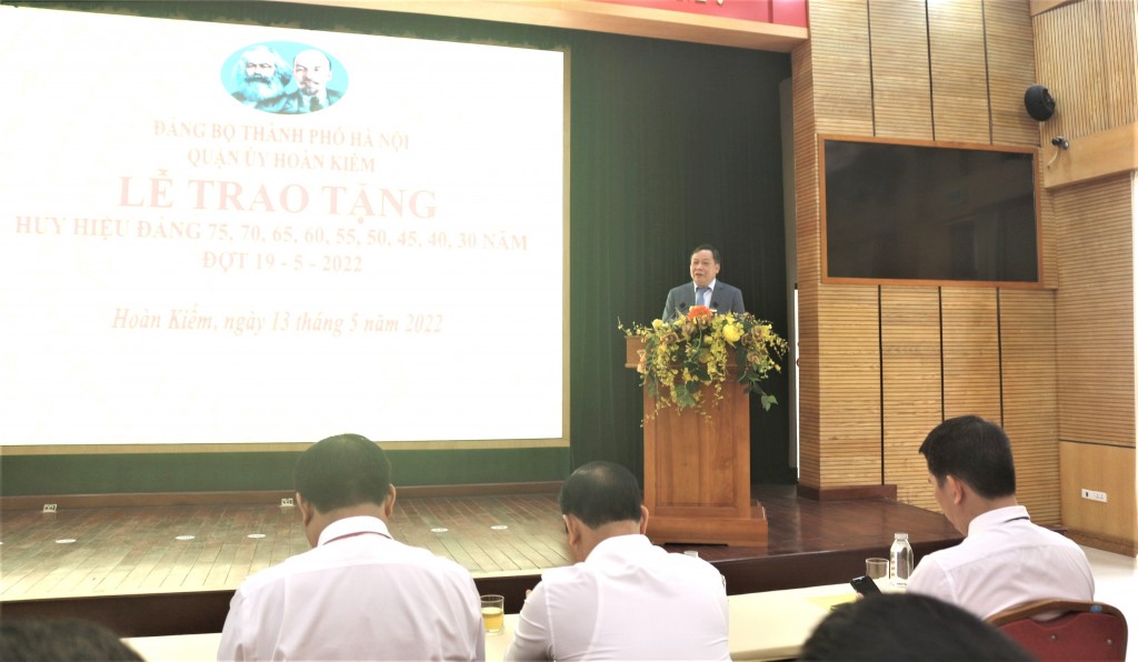Phó Bí thư Thành ủy Nguyễn Văn Phong phát biểu tại buổi lễ
