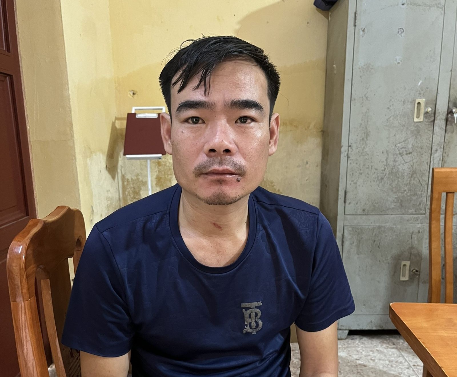 Bắc Giang: Phê chuẩn quyết định khởi tố đối tượng đấm vào mặt Công an xã