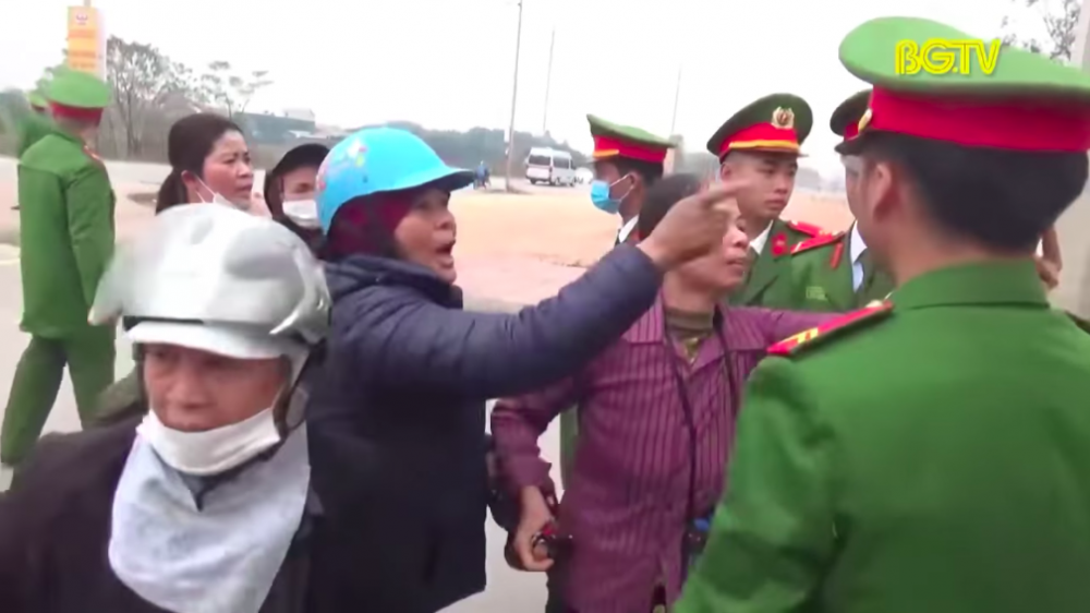 Các đối tượng tập trung, gây rối ở Công an tỉnh Bắc Giang