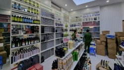 Bắc Giang: Xử lý 2 cơ sở kinh doanh mỹ phẩm nhập lậu