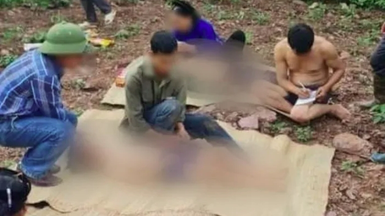 Bắc Giang: Ba ông cháu tử vong dưới hố nước