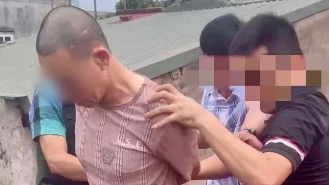 Bắc Giang: Bắt đối tượng trốn truy nã khi đang ẩn nấp trên mái nhà