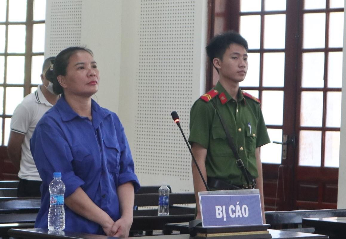 Nữ quái Bắc Giang 19 lần dùng vàng giả để lừa tiền của đôi vợ chồng già