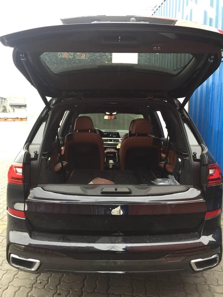 bmw x7 lien tiep ve viet nam them 1 phien ban mau noi that cuc chat
