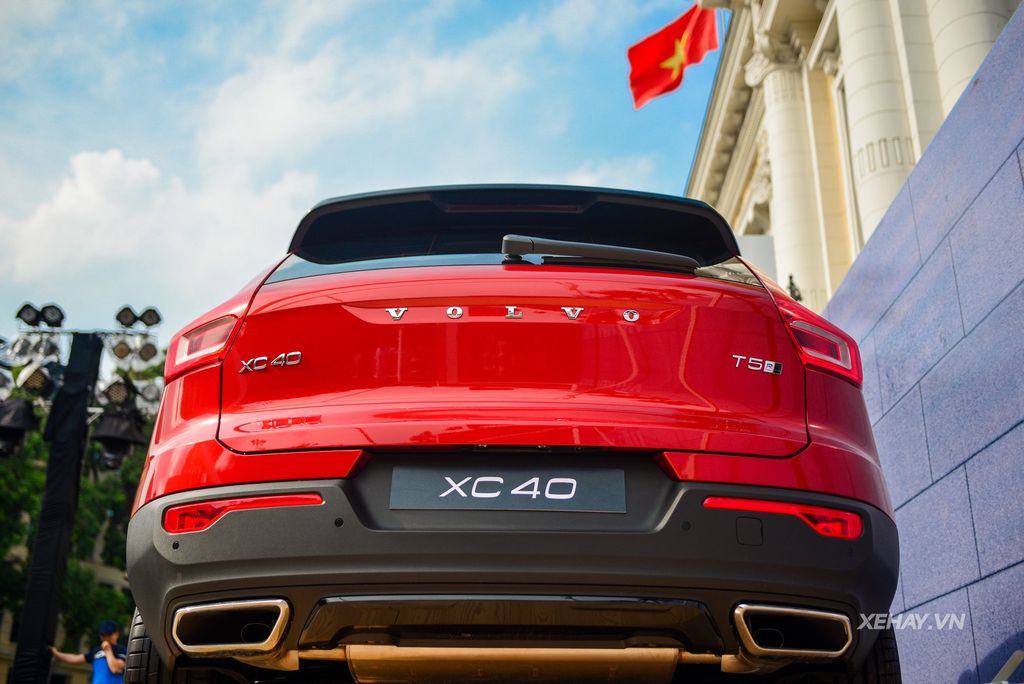 xe chau au cua nam 2018 volvo xc40 chinh thuc ra mat tai ha noi gia tu 175 ty dong