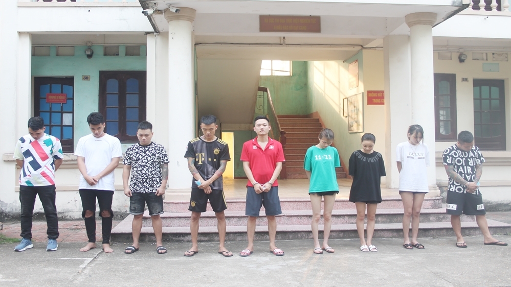Bắc Giang: 8 nam nữ chơi ma tuý trong quán Karaoke Nam Hải KTV
