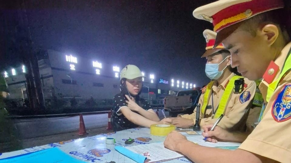 Bắc Giang: Một nữ công nhân vi phạm nồng độ cồn mức kịch khung