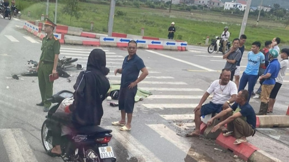 Bắc Giang: Va chạm với xe tải 1 người đàn ông tử vong tại chỗ
