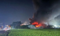 bac giang lua chay thieu rui nhieu san pham cua cong ty co phan may nam chau