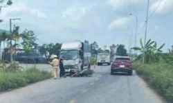 bac giang va cham voi xe o to di nguoc chieu nguoi phu nu tu vong