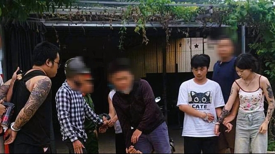 Bắt 4 đối tượng người nước ngoài cướp ô tô trên cao tốc