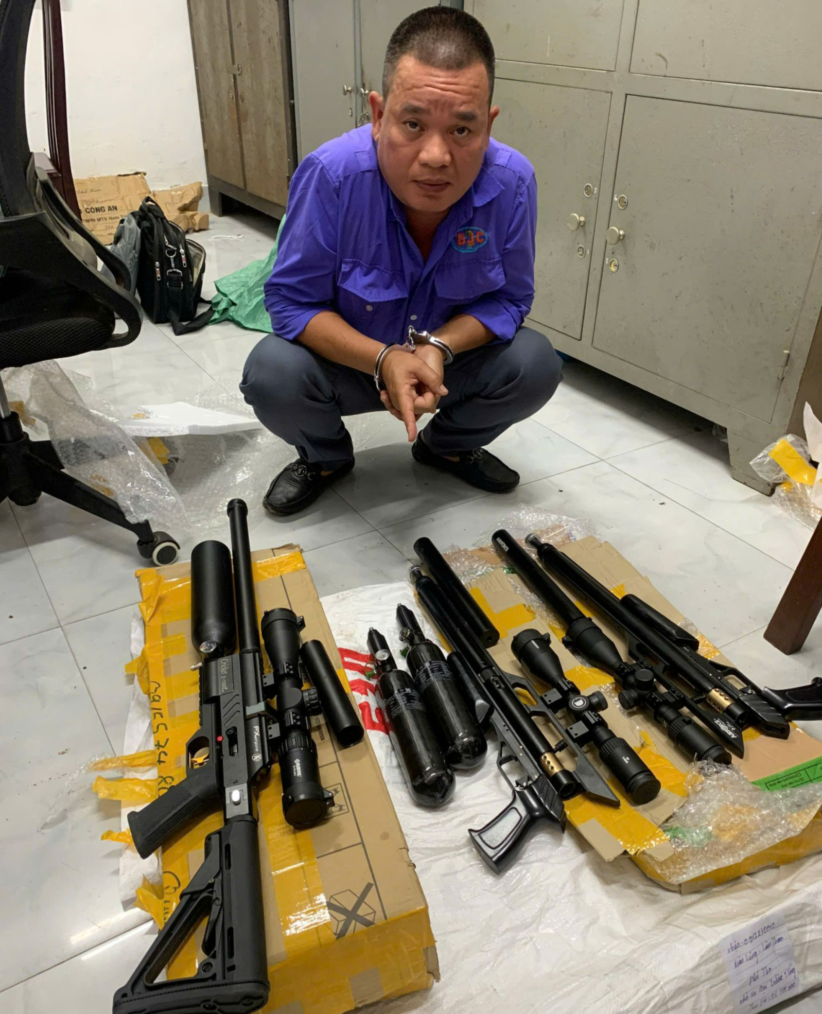 Bắc Giang: Bắt giữ 2 đối tượng tàng trữ, vận chuyển, mua bán trái phép vũ khí quân dụng