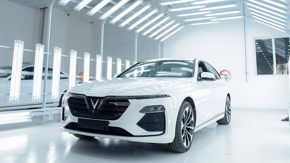 lo xe vinfast lux dau tien san sang giao cho khach hang