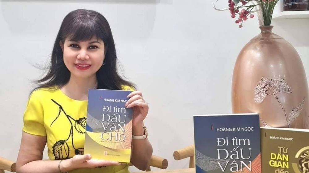 Đi trong miền giao thoa ngôn ngữ với văn học qua Phê bình “Đi tìm dấu vân chữ” của PGS.TS Hoàng Kim Ngọc