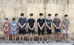 nhom sinh vien gia danh thay giai han chiem doat hang ty dong