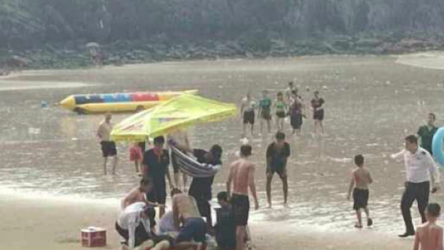 1 du khách đuối nước ở Cát Bà