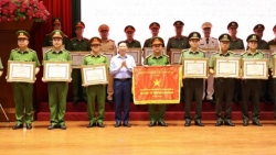 Công an huyện Lạng Giang vinh dự nhận được Cờ thi đua của Chính phủ