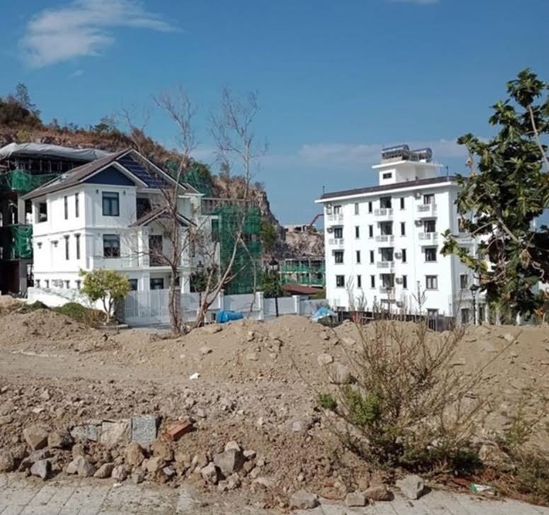 Hàng chục biệt thự ‘khủng’ tại Nha Trang sẽ bị đập bỏ hang chuc biet thu khung tai nha trang se bi dap bo