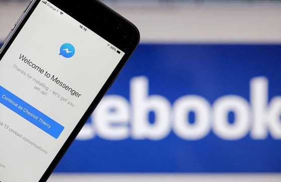 nguoi dung facebook messenger dang bi nghe len