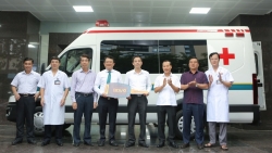 BIDV chi nhánh Bắc Giang trao tặng xe cứu thương phục vụ công tác cấp cứu bệnh nhân