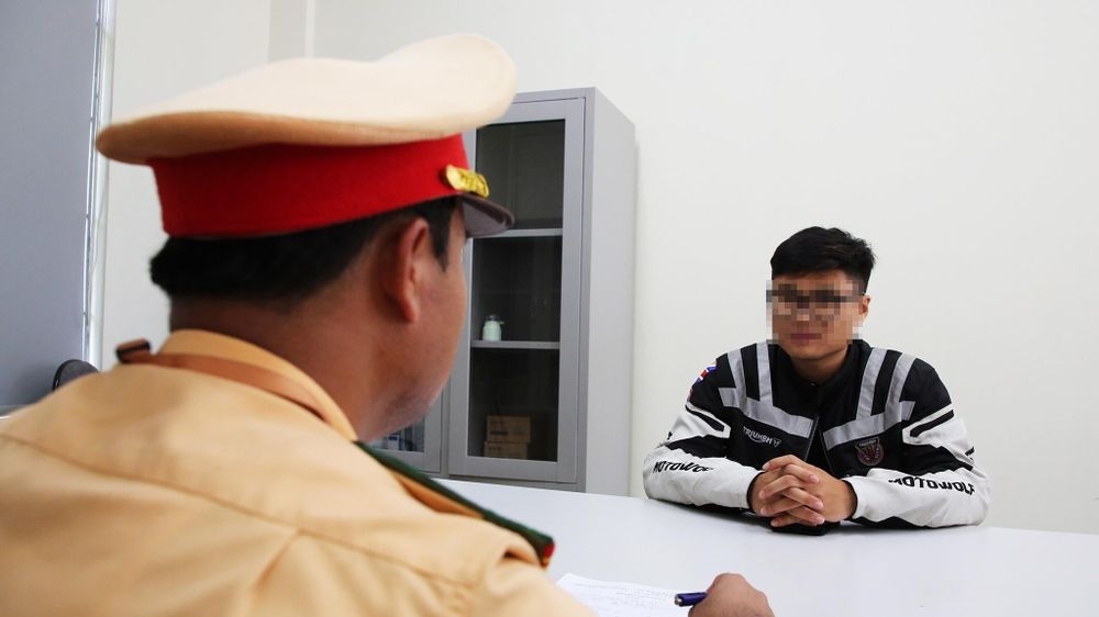 Đoàn xe phân khối lớn đi vào cao tốc Bắc Giang - Lạng Sơn, tông CSGT bị thương