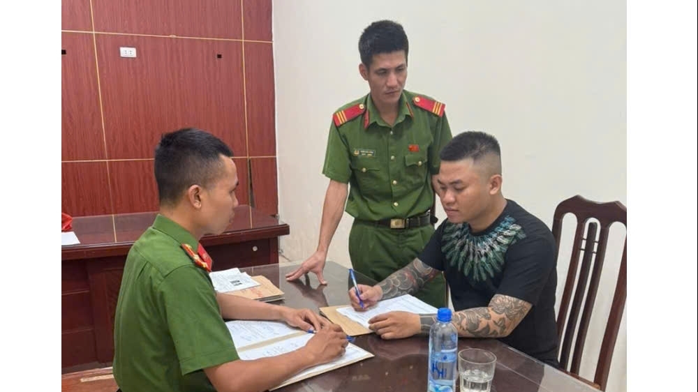 Đối tượng truy nã Nguyễn Văn Ba ra đầu thú tại Bắc Ninh