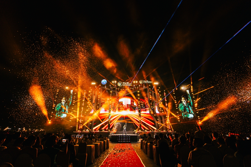 Hàng chục nghìn khán giả bùng nổ trong đêm đại nhạc hội TP Thiên niên kỷ T&T City Millennia