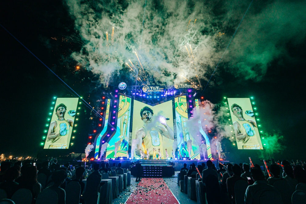 Hàng chục nghìn khán giả bùng nổ trong đêm đại nhạc hội TP Thiên niên kỷ T&T City Millennia