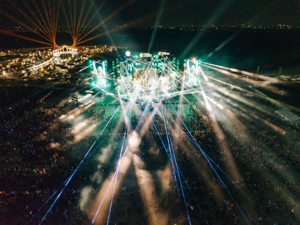 Hàng chục nghìn khán giả bùng nổ trong đêm đại nhạc hội TP Thiên niên kỷ T&T City Millennia